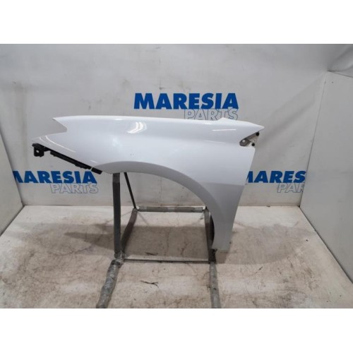 Renault - Laguna - Front wing, left