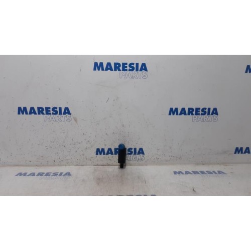 Citroen - C1 - Windscreen washer pump