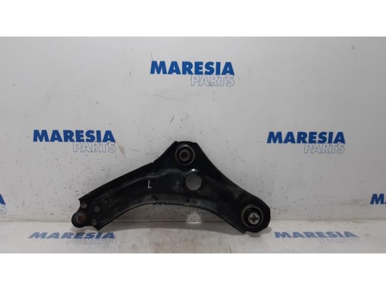 Renault - Megane - Front lower wishbone, left