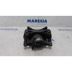 Renault - Megane - Front brake calliper, right