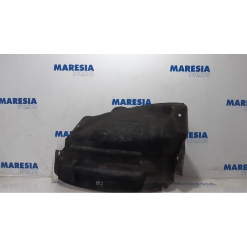 Renault - Megane - Wheel arch liner