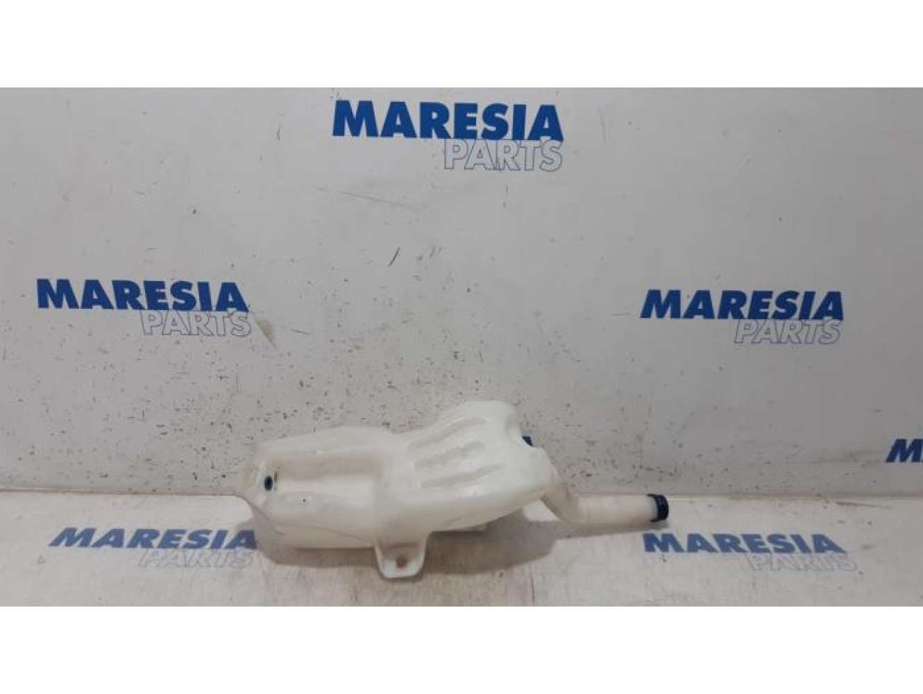 Fiat - Panda - Front windscreen washer reservoir