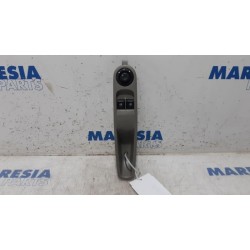 Renault - ZOE - Multi-functional window switch