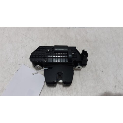 Citroen - DS3 - Tailgate lock mechanism