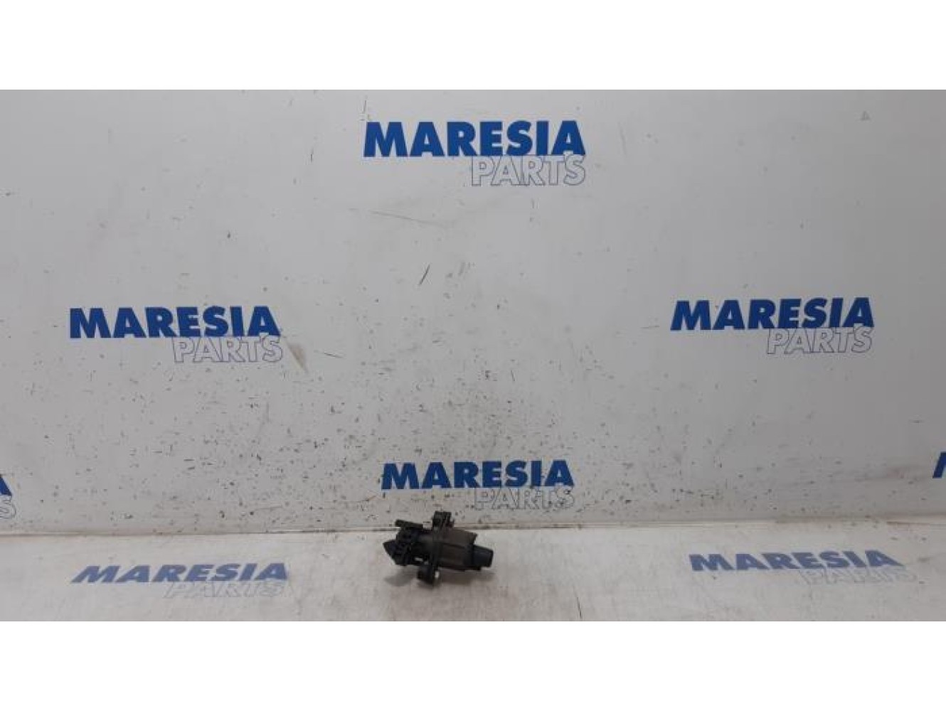 Citroen - C1 - Tailgate lock mechanism