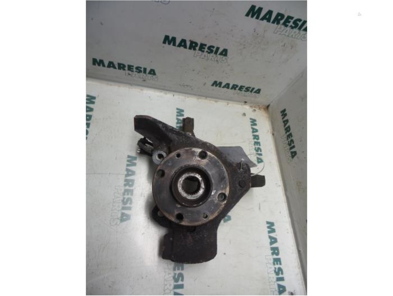 Lancia - Lybra - Knuckle, front left
