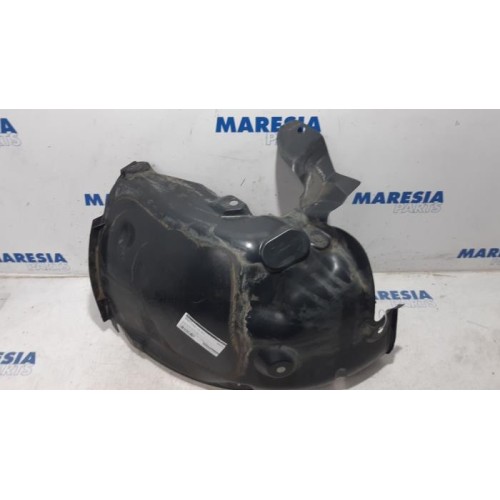 Renault - Megane - Wheel arch liner