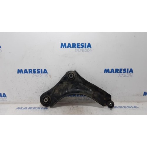 Renault - Megane - Front lower wishbone, right