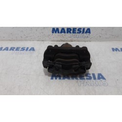 Renault - Megane - Front brake calliper, left