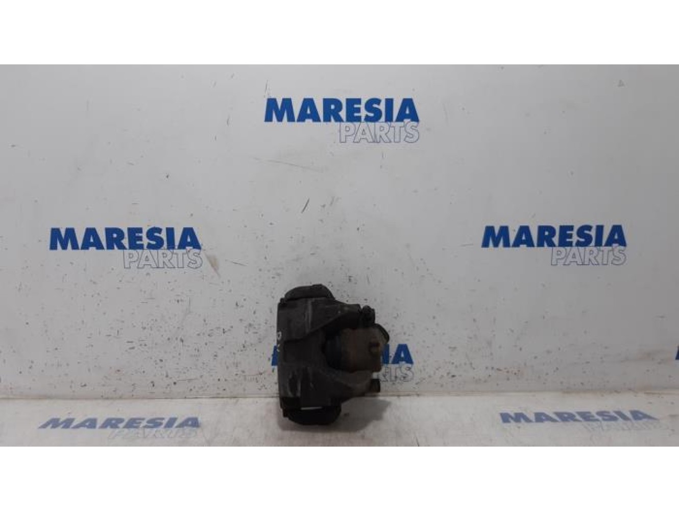 Renault - Megane - Front brake calliper, right