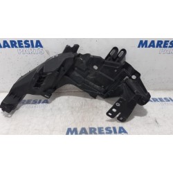 Renault - Megane - Front bumper bracket, left