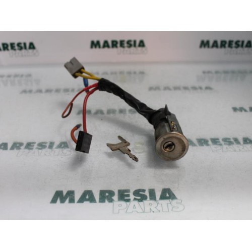 Renault - R25 - Ignition lock + key