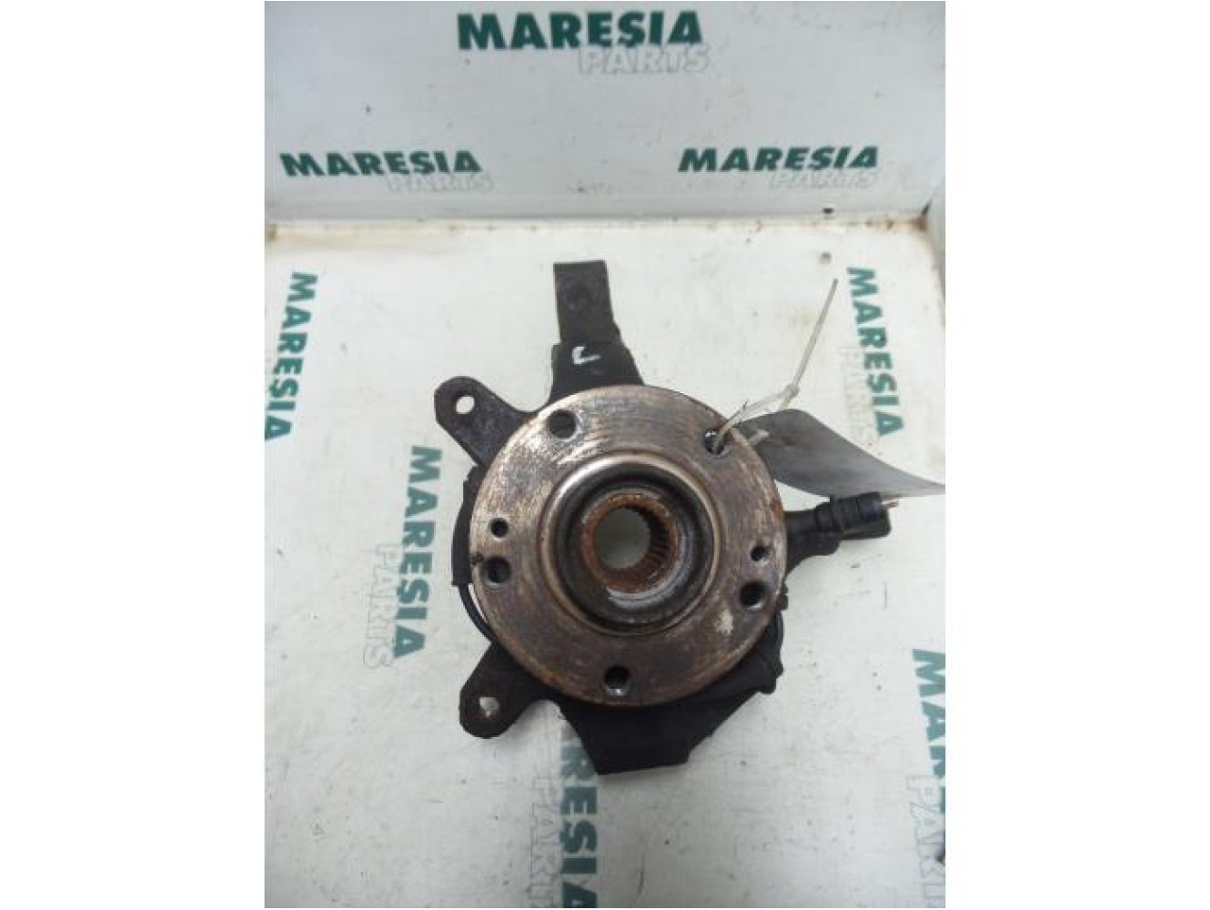 Renault - Laguna - Knuckle, front left