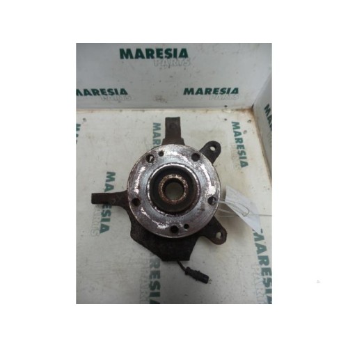 Renault - Laguna - Knuckle, front right