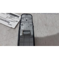 Renault - Megane - Multi-functional window switch