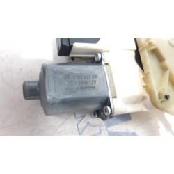 Renault - Megane - Rear door window mechanism 4-door, right