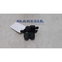Renault - Megane - Tailgate lock mechanism