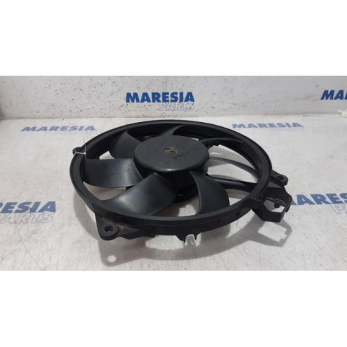 Renault - Megane - Fan motor