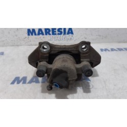 Renault - Clio - Front brake calliper, right