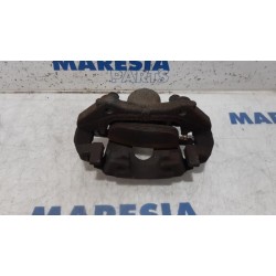 Renault - Clio - Front brake calliper, left