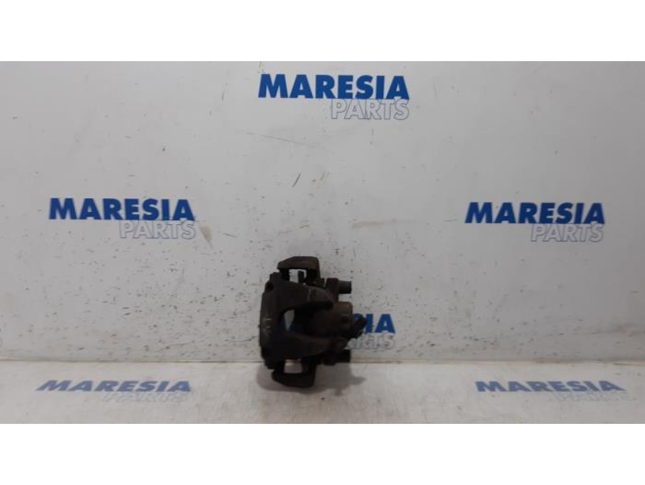Renault - Clio - Front brake calliper, left
