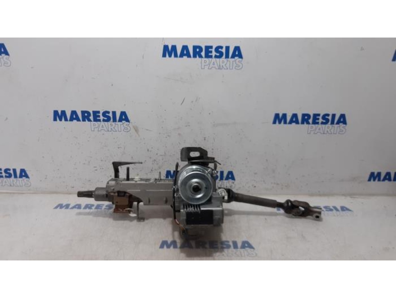 Renault - Clio - Steering column housing