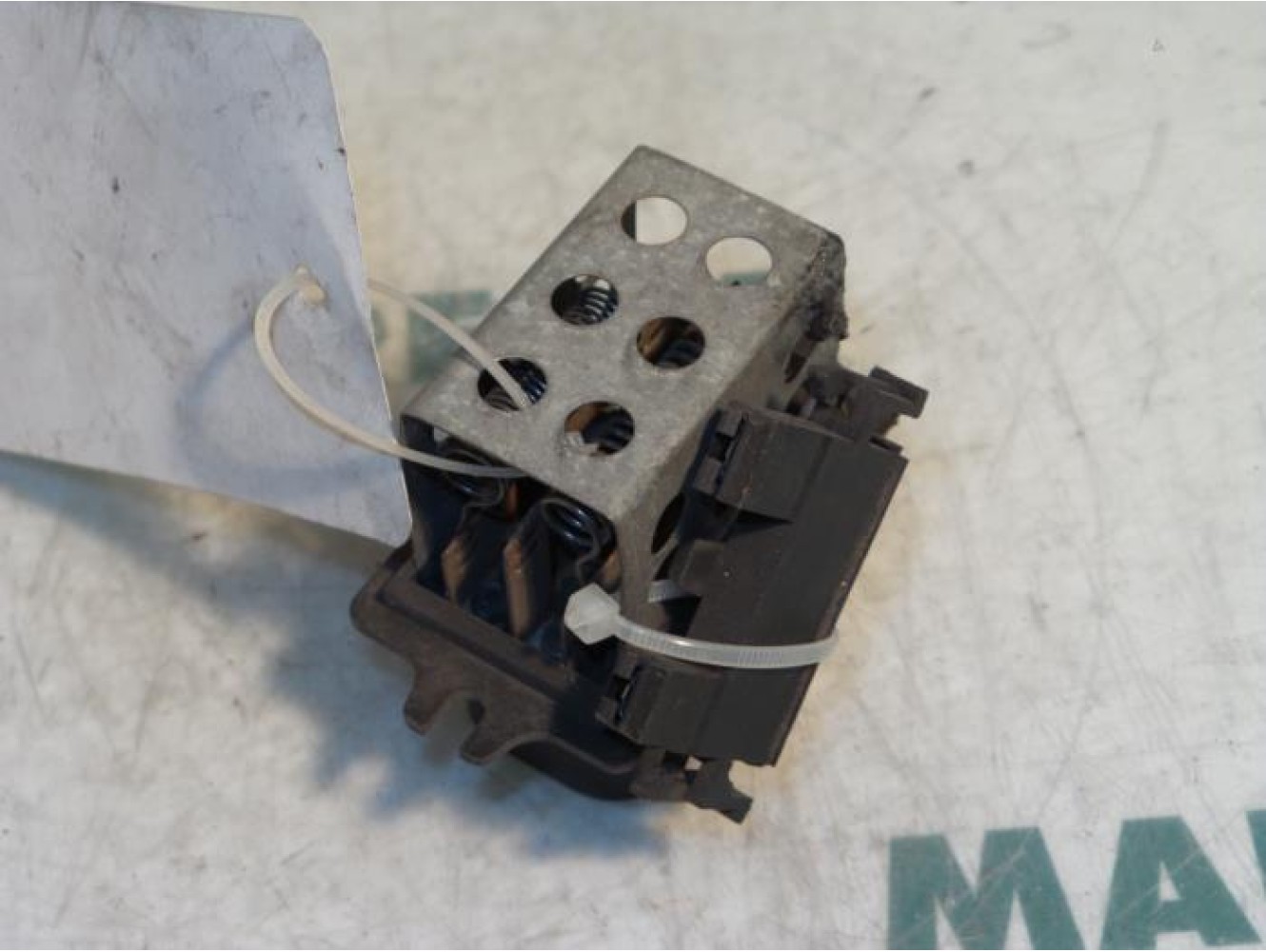 Renault - R19 - Heater resistor