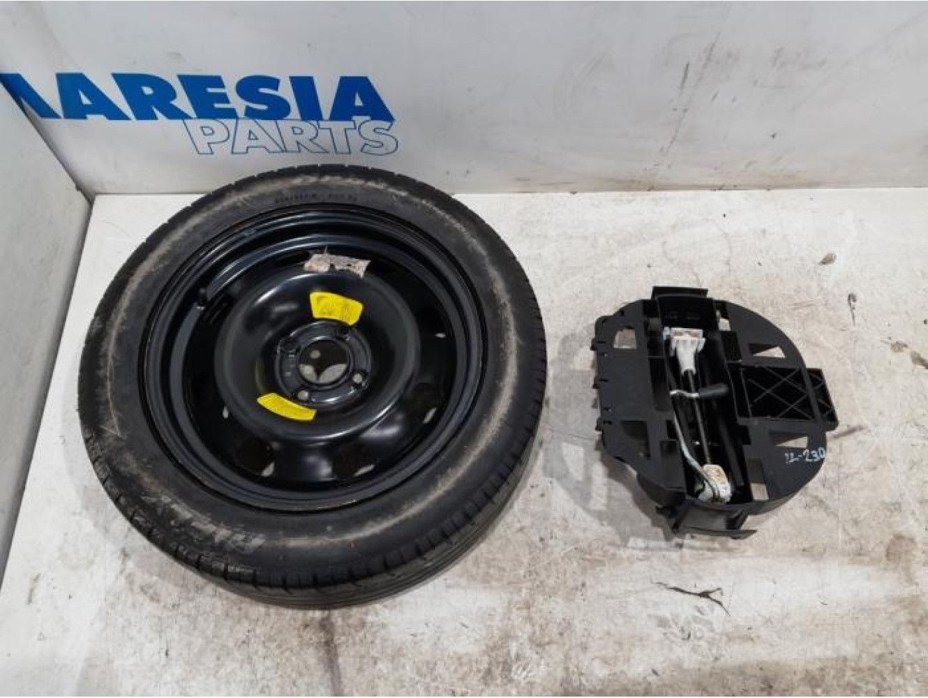 Peugeot - 307 - Krikset + reservewiel