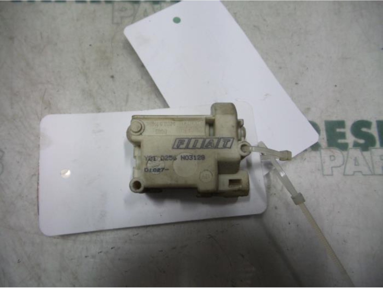 Fiat - Stilo - Tailgate lock mechanism
