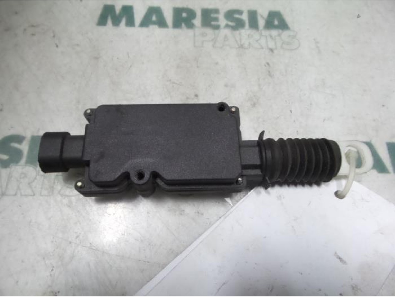 Citroen - Pluriel - Tailgate lock mechanism