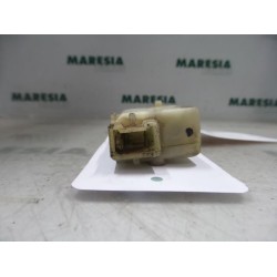 Renault - Laguna - Tailgate lock mechanism
