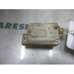 Renault - Laguna - Tailgate lock mechanism