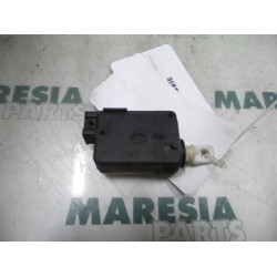 Renault - Laguna - Tailgate lock mechanism