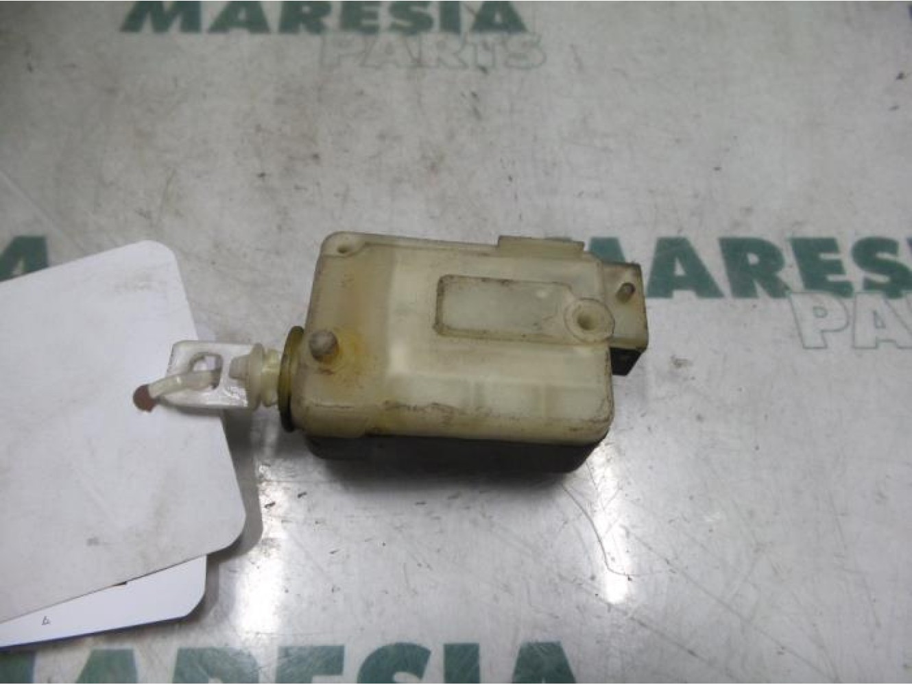 Renault - Laguna - Tailgate lock mechanism