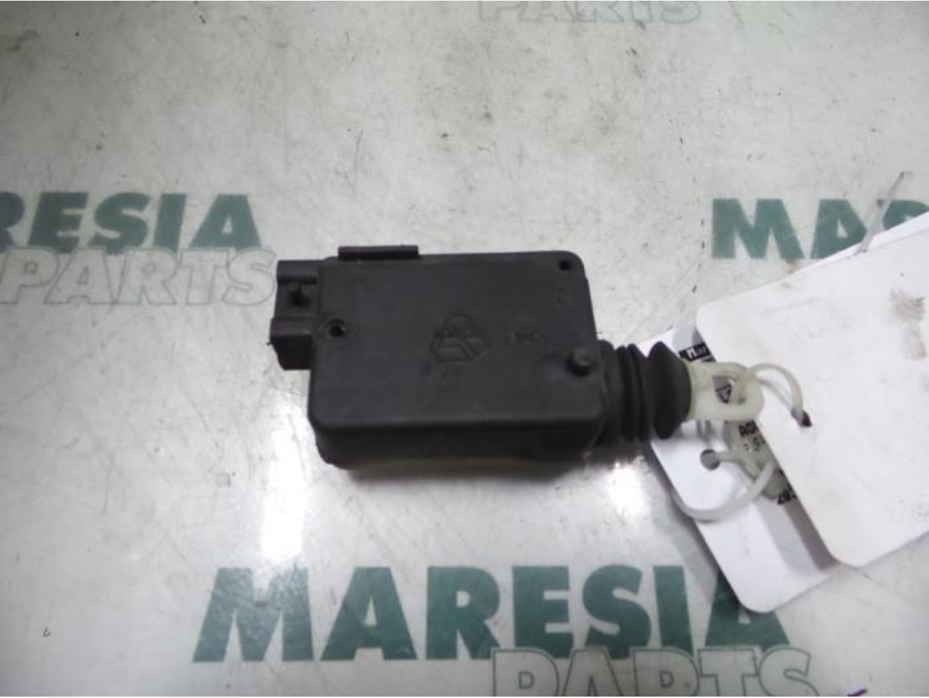 Renault - Laguna - Tailgate lock mechanism