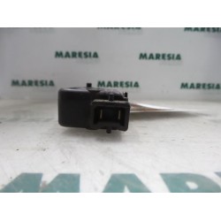 Renault - Laguna - Tailgate lock mechanism