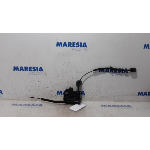 Renault - Clio - Rear door mechanism 4-door, right