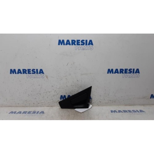 Renault - Clio - Rear door handle 4-door, right