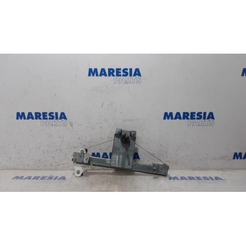 Renault - Clio - Rear door window mechanism 4-door, left