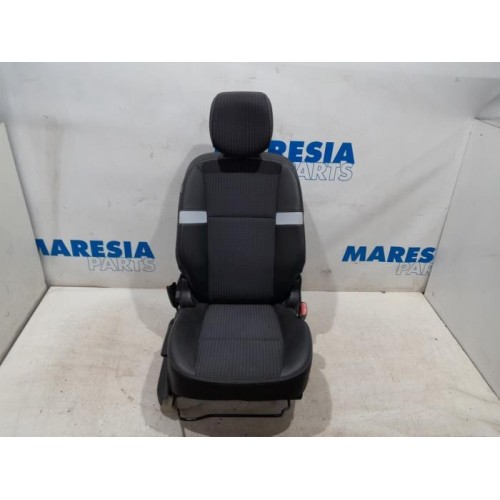 Renault - Scenic - Seat, right