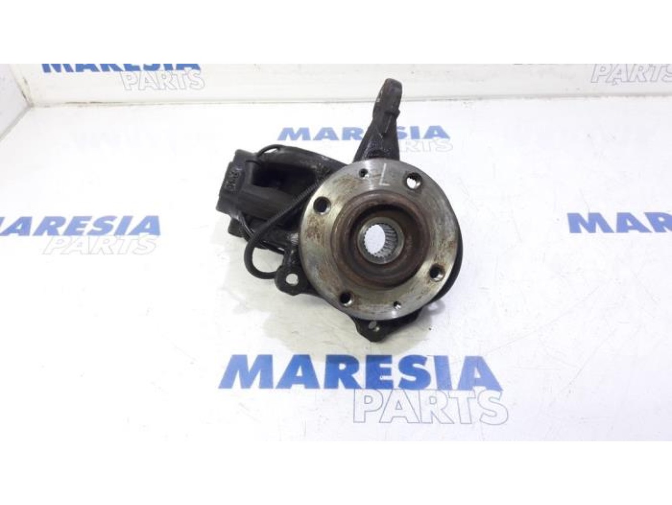 Peugeot - 2008 - Achsschenkel links vorne
