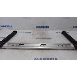 Renault - Megane - Radiator bar
