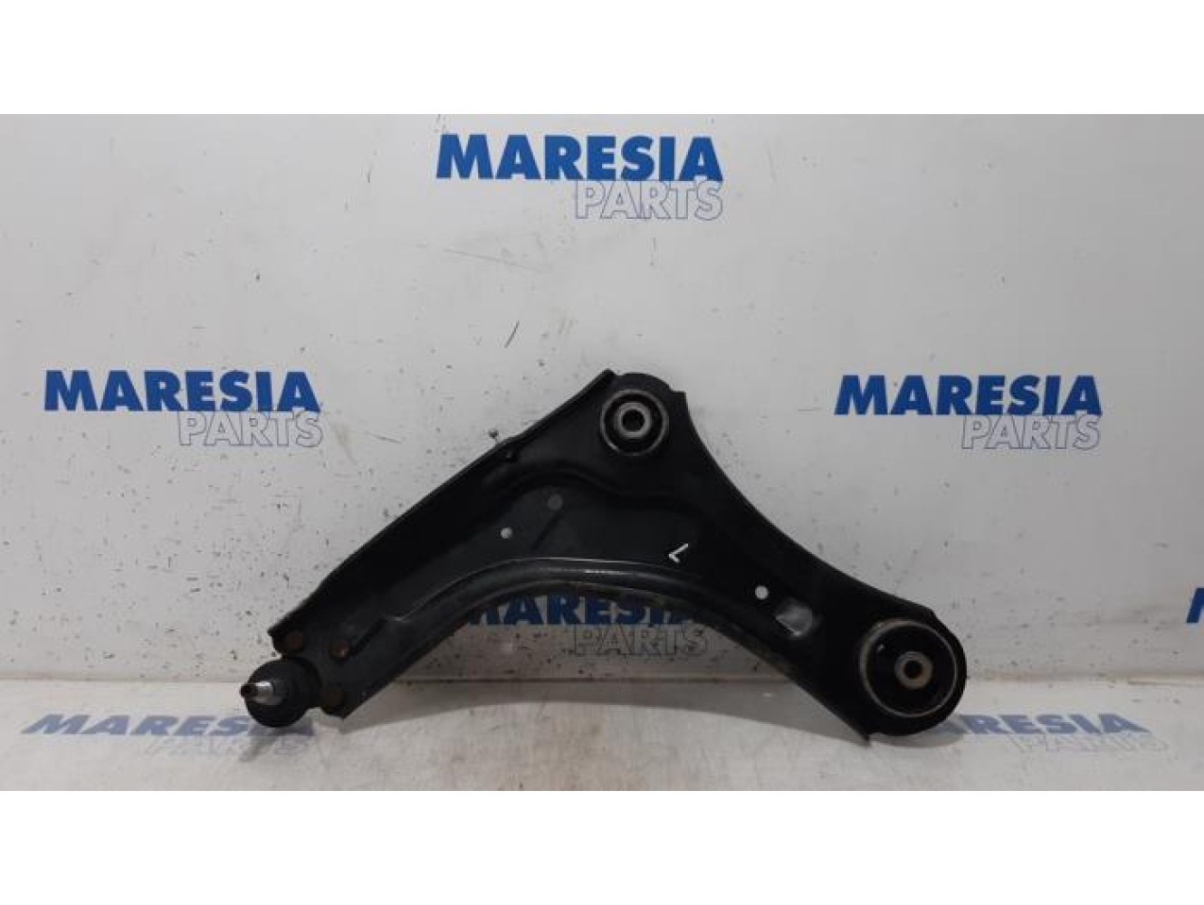 Renault - Laguna - Front lower wishbone, left
