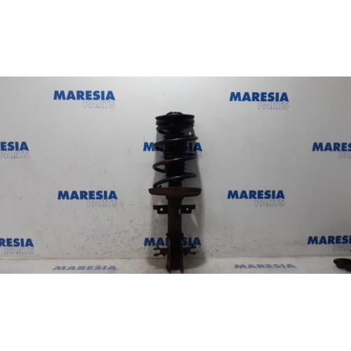 Renault - Laguna - Front shock absorber rod, right