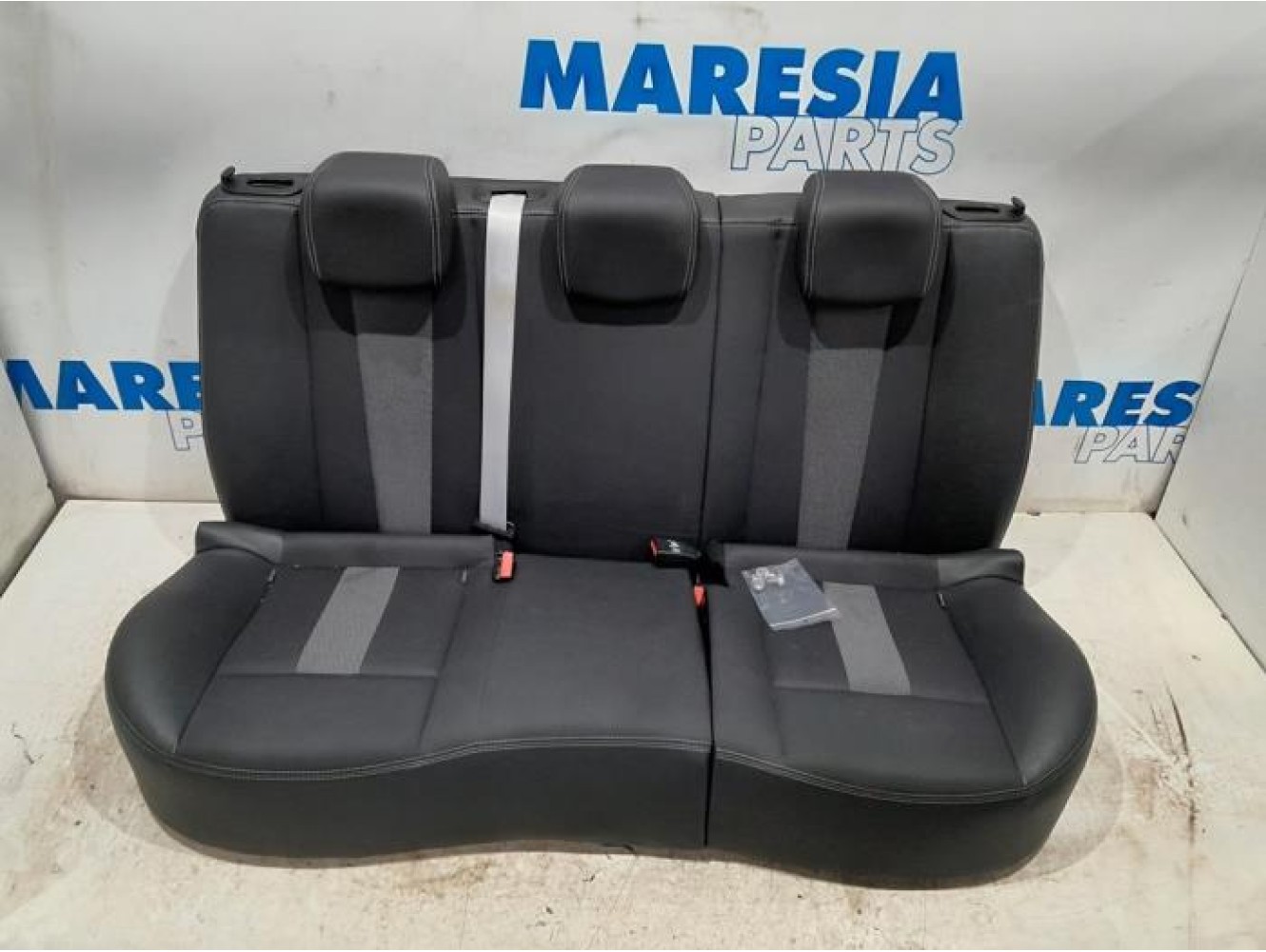 Renault - Megane - Rear bench seat