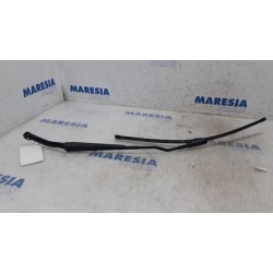 Peugeot - 307 - Front wiper arm