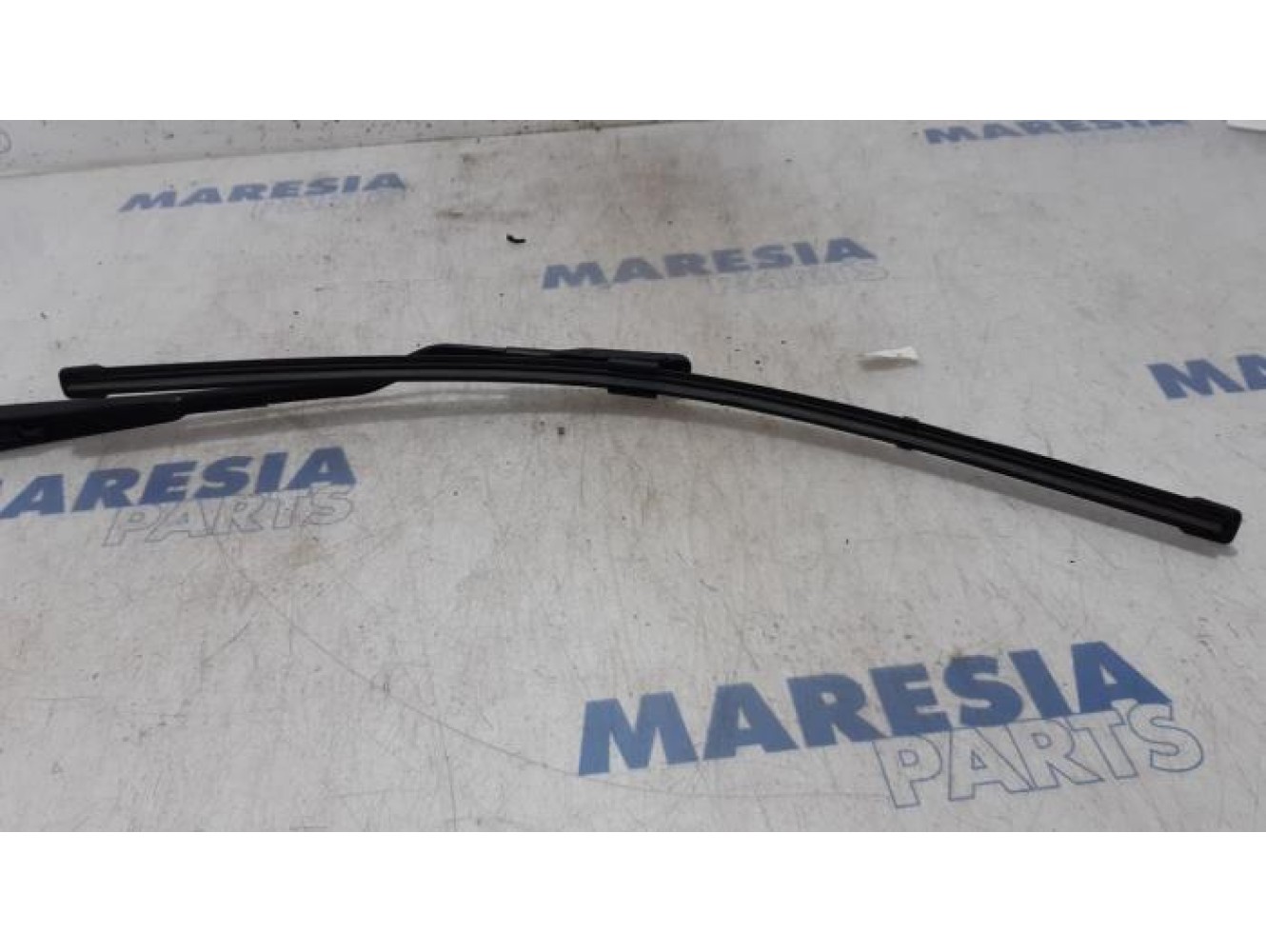 Peugeot - 307 - Front wiper arm