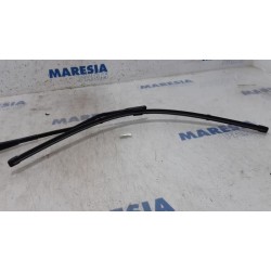 Peugeot - 307 - Front wiper arm