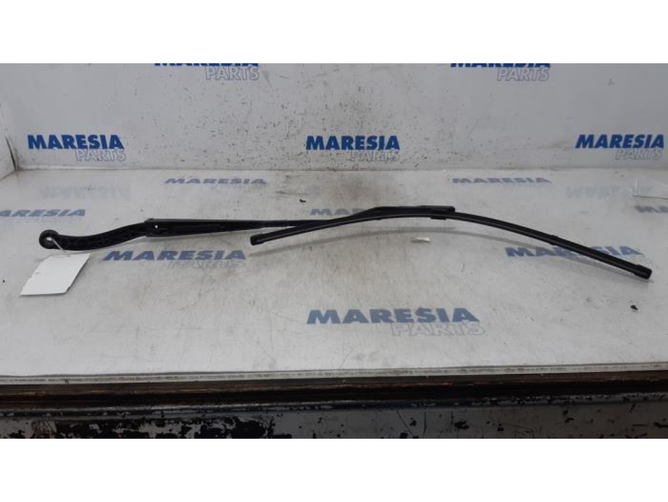 Peugeot - 307 - Front wiper arm