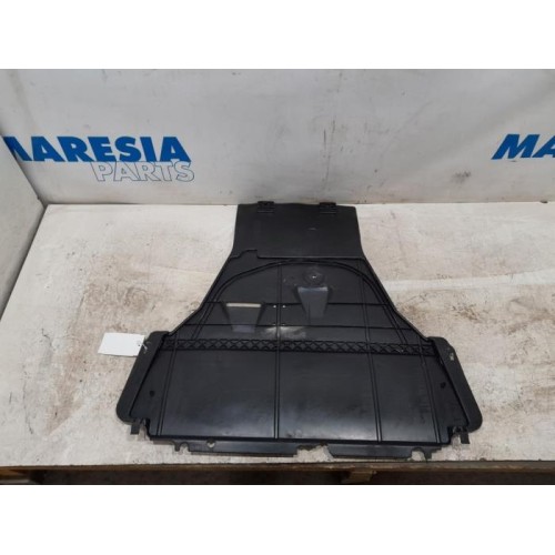 Renault - Scenic - Engine protection panel